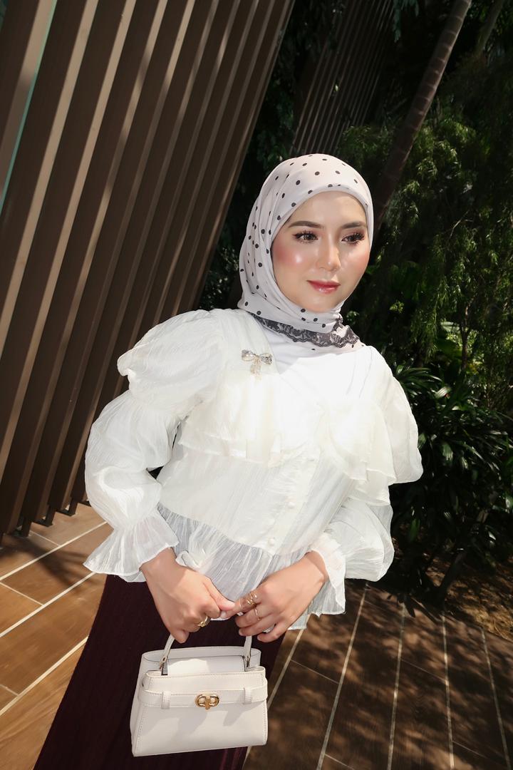 Alyaa Instant Bawal Printed Polka x Bloom